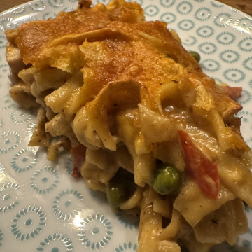 Rezept: Hähnchen-Spätzle-Auflauf mit Paprika und Erbsen